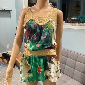 Lulumari size M tank never worn